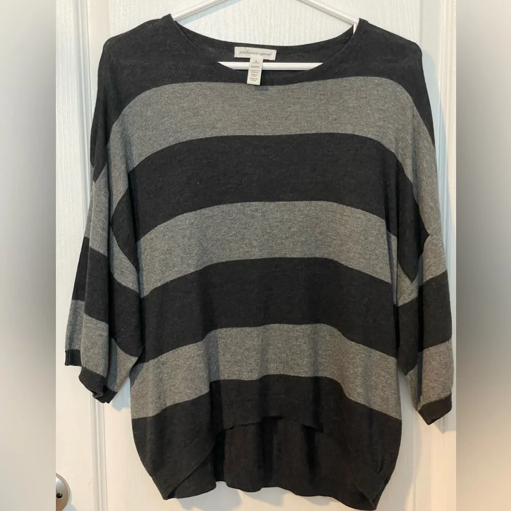 Women’s Oversized Blouse Size S - Picture 1 of 3